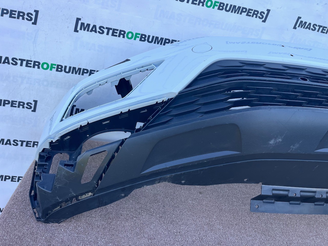 VW Tiguan Sel Bluemtion Mk2 Suv 2016-2019 Front Bumper 4 Pdc Jets Genuine [v652]