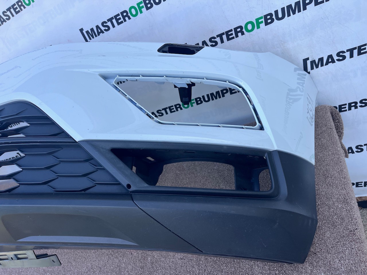 VW Tiguan Sel Bluemtion Mk2 Suv 2016-2019 Front Bumper 4 Pdc Jets Genuine [v652]