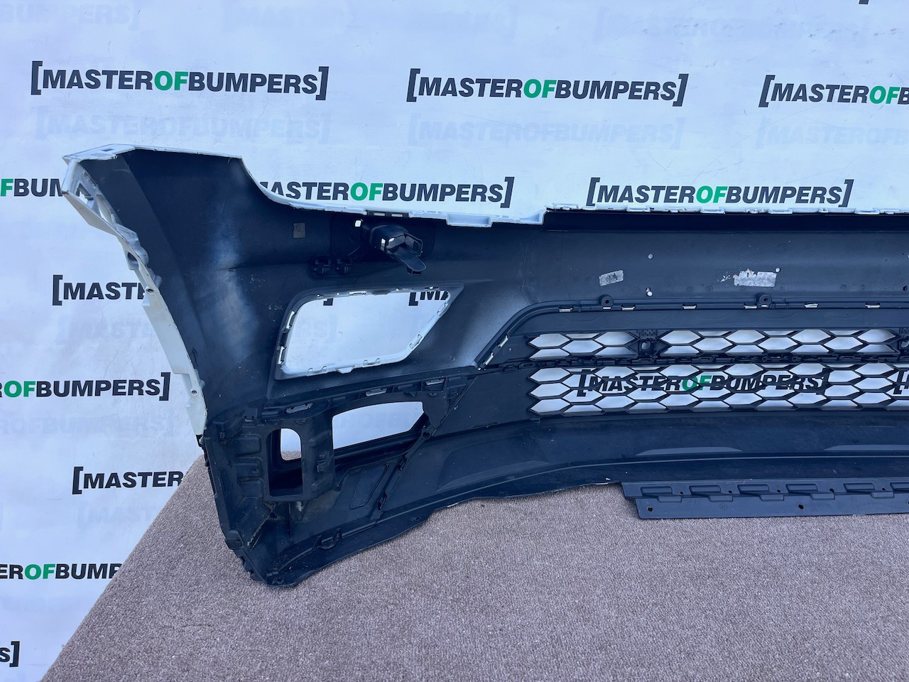 VW Tiguan Sel Bluemtion Mk2 Suv 2016-2019 Front Bumper 4 Pdc Jets Genuine [v652]