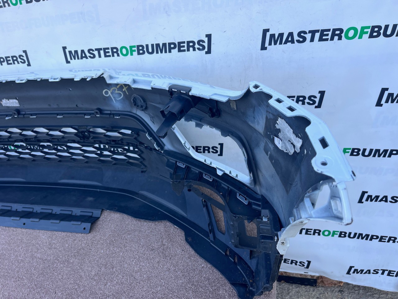 VW Tiguan Sel Bluemtion Mk2 Suv 2016-2019 Front Bumper 4 Pdc Jets Genuine [v652]
