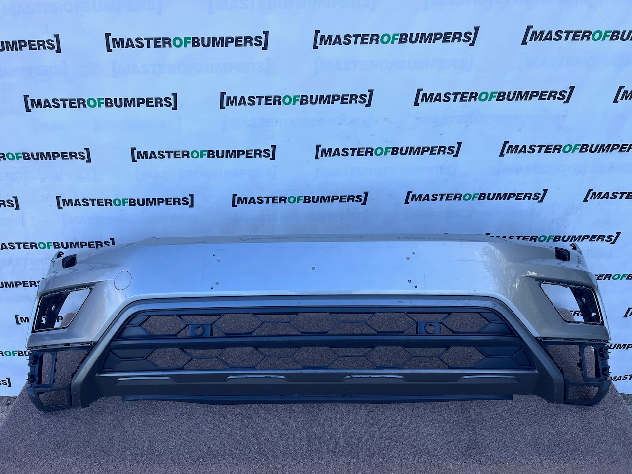 VW Tiguan Allspace Sel Mk2 Suv 2016-2019 Front Bumper 4 Pdc Jets Genuine [v630]