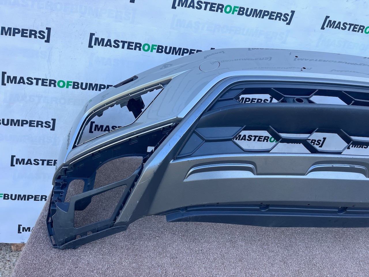 VW Tiguan Allspace Sel Mk2 Suv 2016-2019 Front Bumper 4 Pdc Jets Genuine [v630]