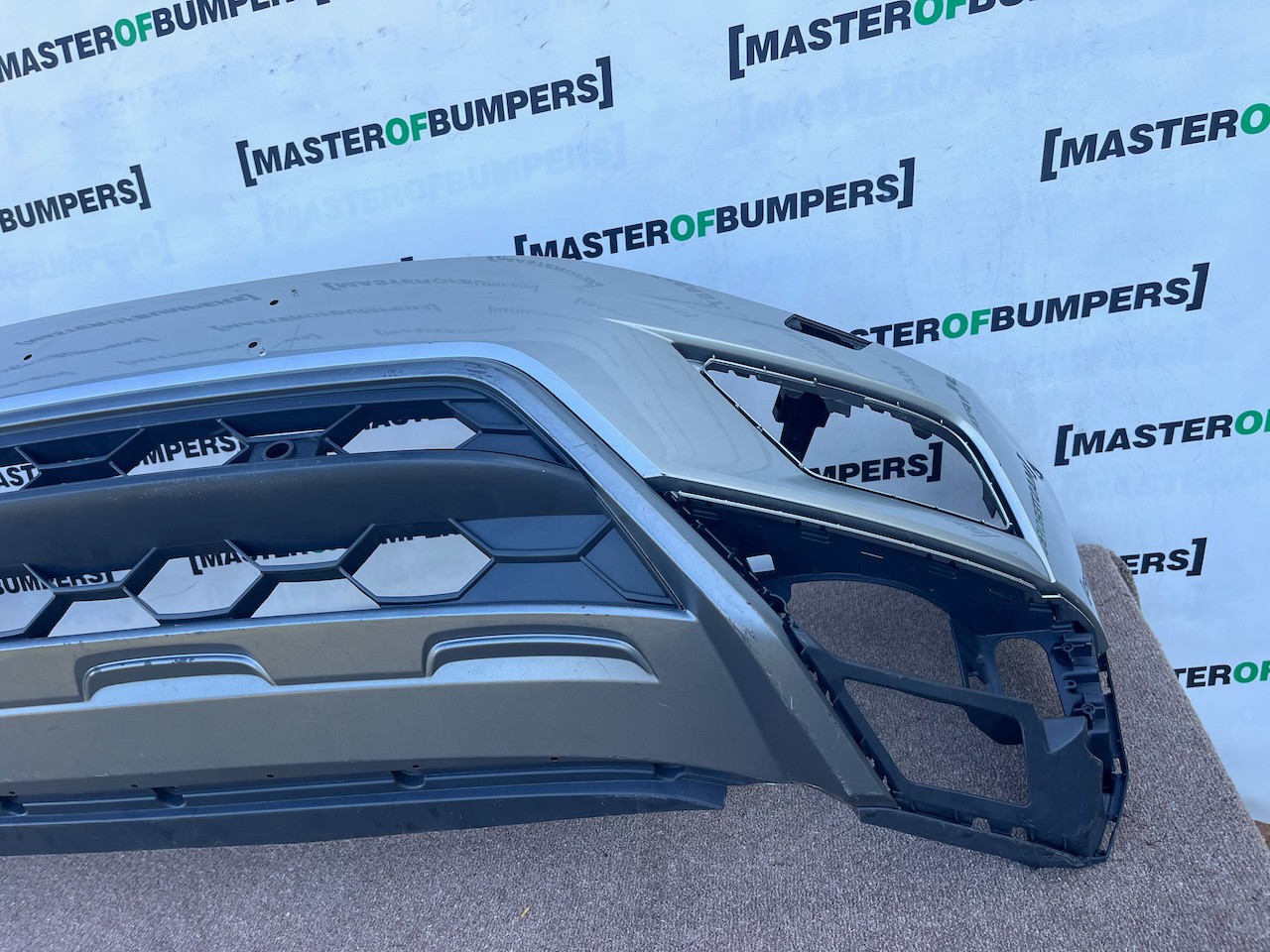VW Tiguan Allspace Sel Mk2 Suv 2016-2019 Front Bumper 4 Pdc Jets Genuine [v630]