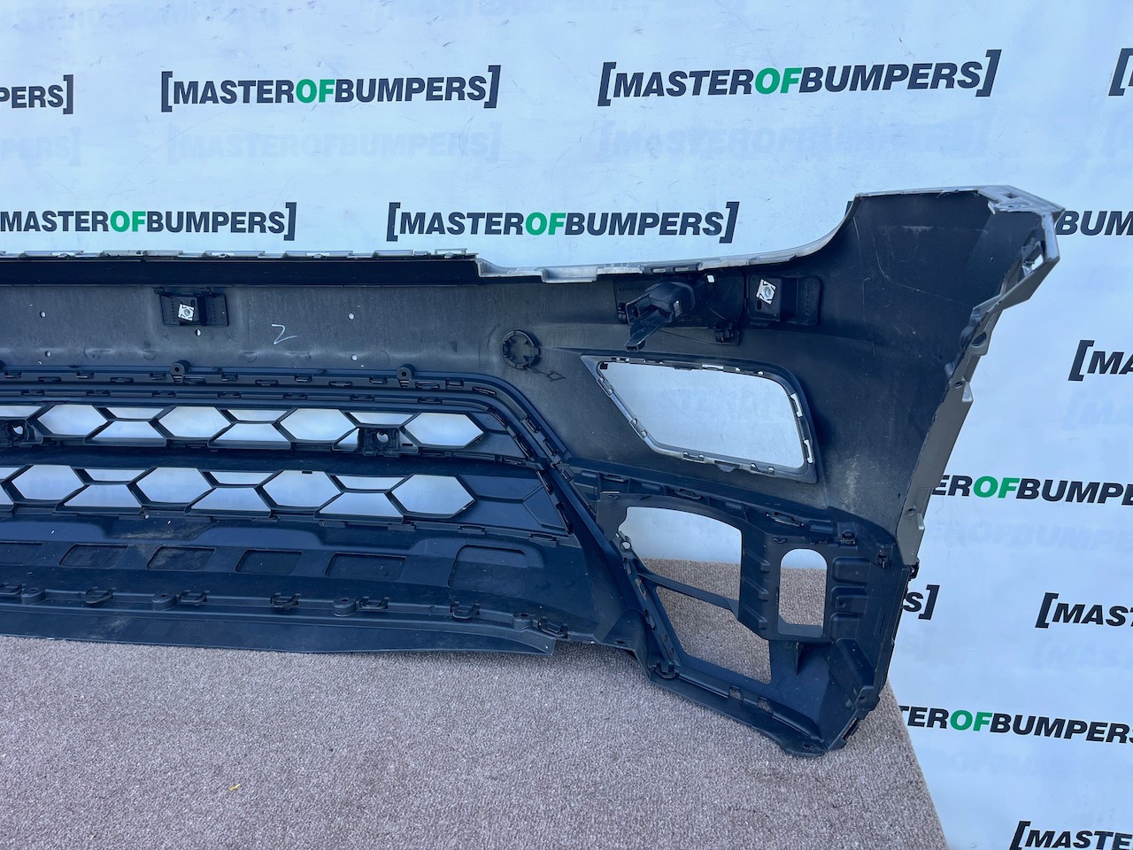 VW Tiguan Allspace Sel Mk2 Suv 2016-2019 Front Bumper 4 Pdc Jets Genuine [v630]