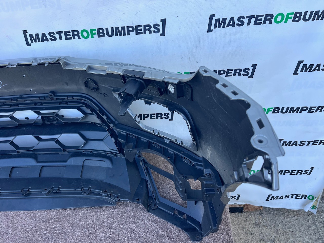 VW Tiguan Allspace Sel Mk2 Suv 2016-2019 Front Bumper 4 Pdc Jets Genuine [v630]