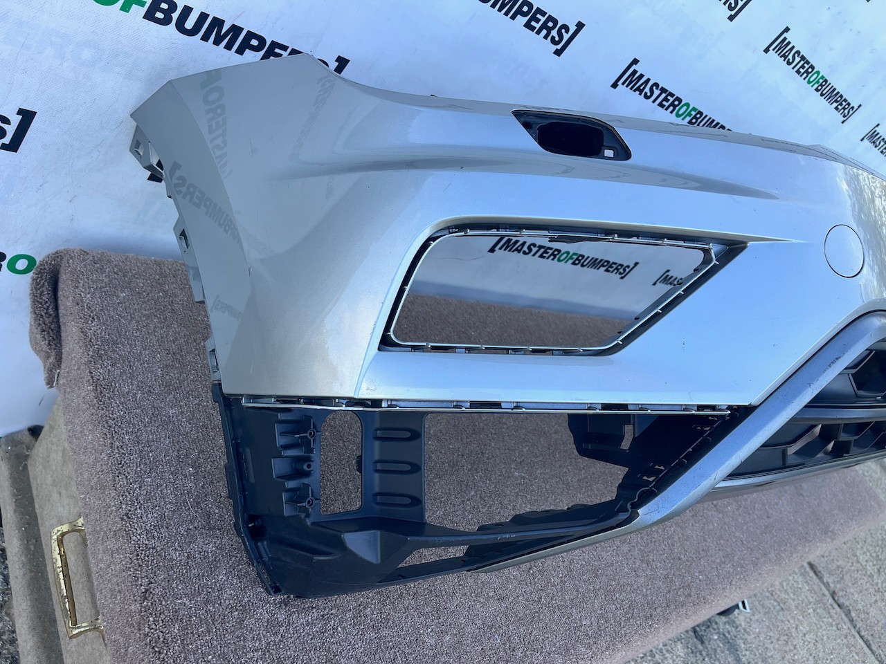 VW Tiguan Allspace Sel Mk2 Suv 2016-2019 Front Bumper 4 Pdc Jets Genuine [v630]