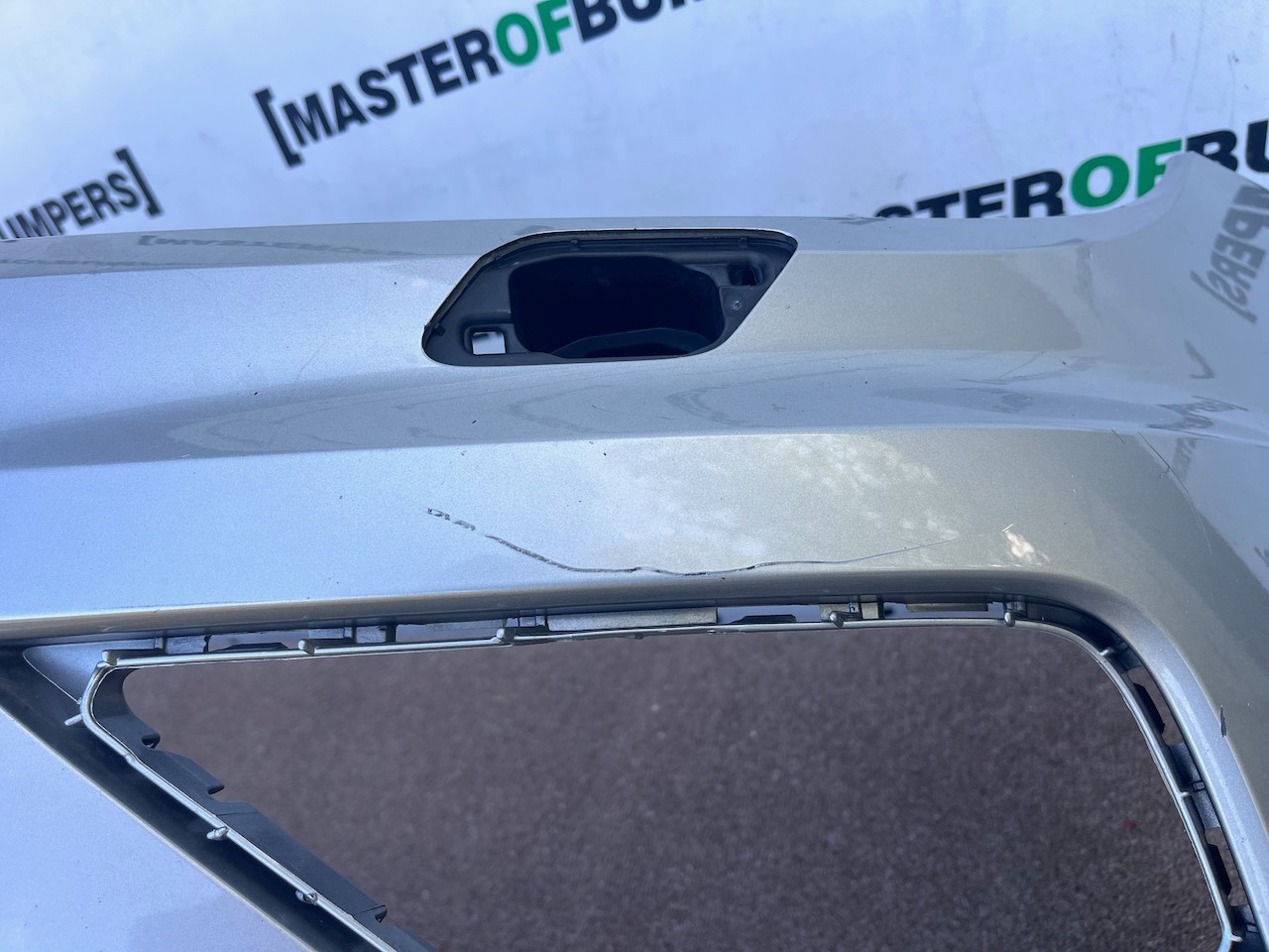VW Tiguan Allspace Sel Mk2 Suv 2016-2019 Front Bumper 4 Pdc Jets Genuine [v630]