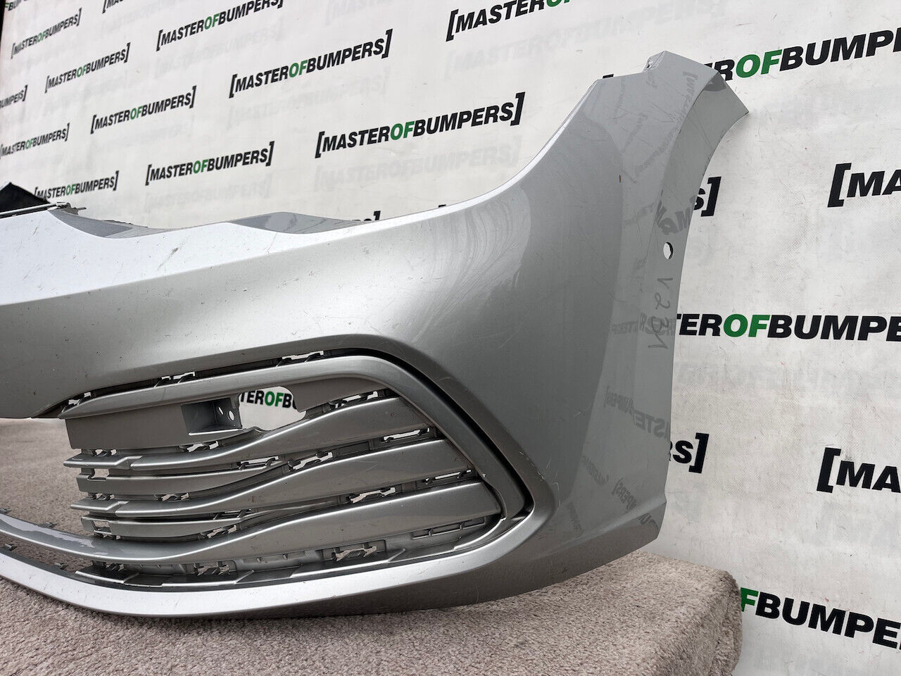 VW Golf Style Se Mk8 Hatchback 2020-2023 Front Bumper 6 Pdc Genuine [v231]