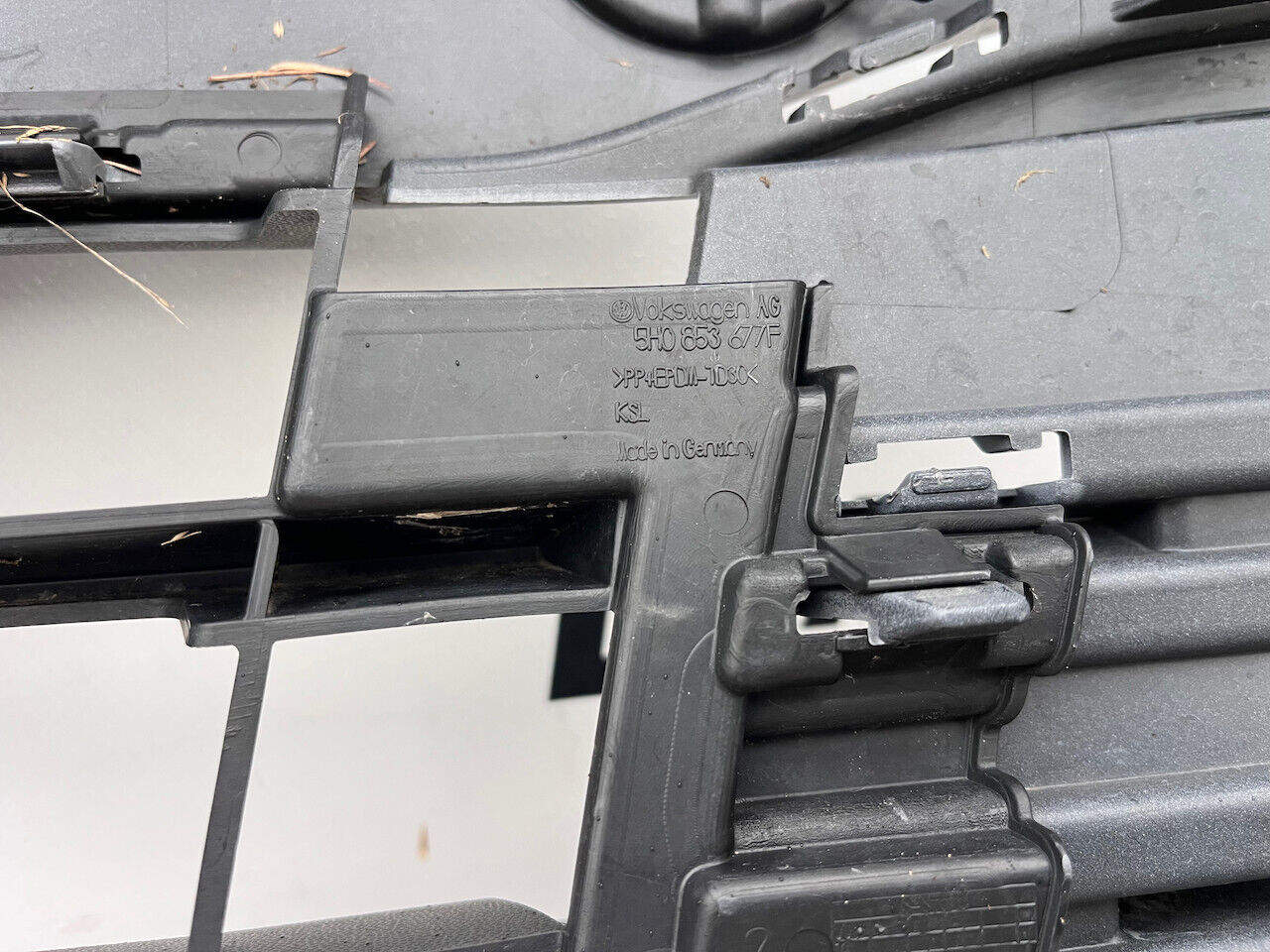 VW Golf Style Se Mk8 Hatchback 2020-2023 Front Bumper 4 Pdc Genuine [v232]