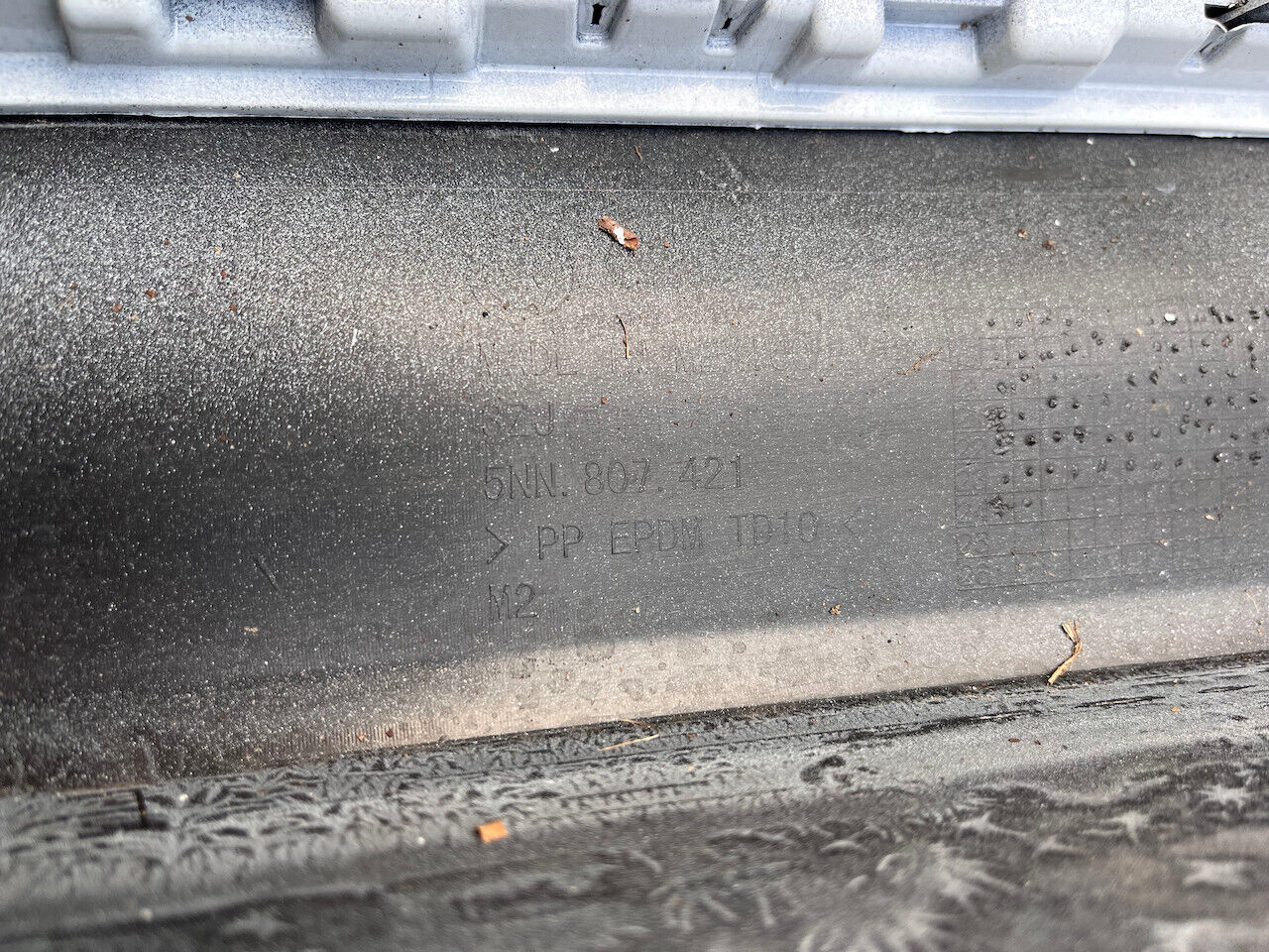 VW Tiguan R Line Mk2 Lift 2020-2023 Rear Bumper White 6 Pdc Genuine [v255]