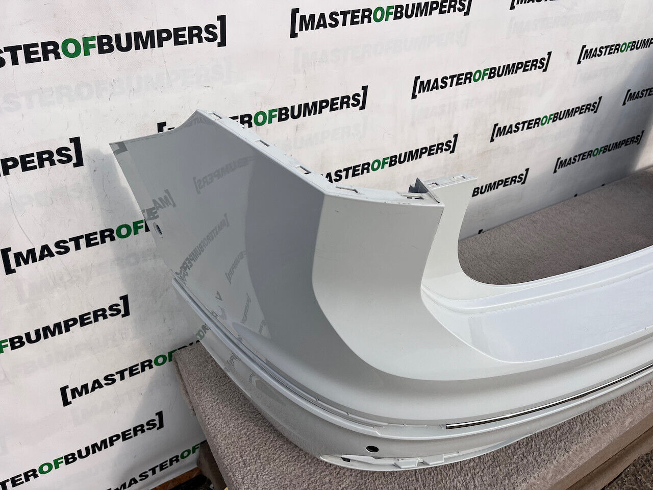 VW Tiguan R Line Mk2 Lift 2020-2023 Rear Bumper White 6 Pdc Genuine [v255]