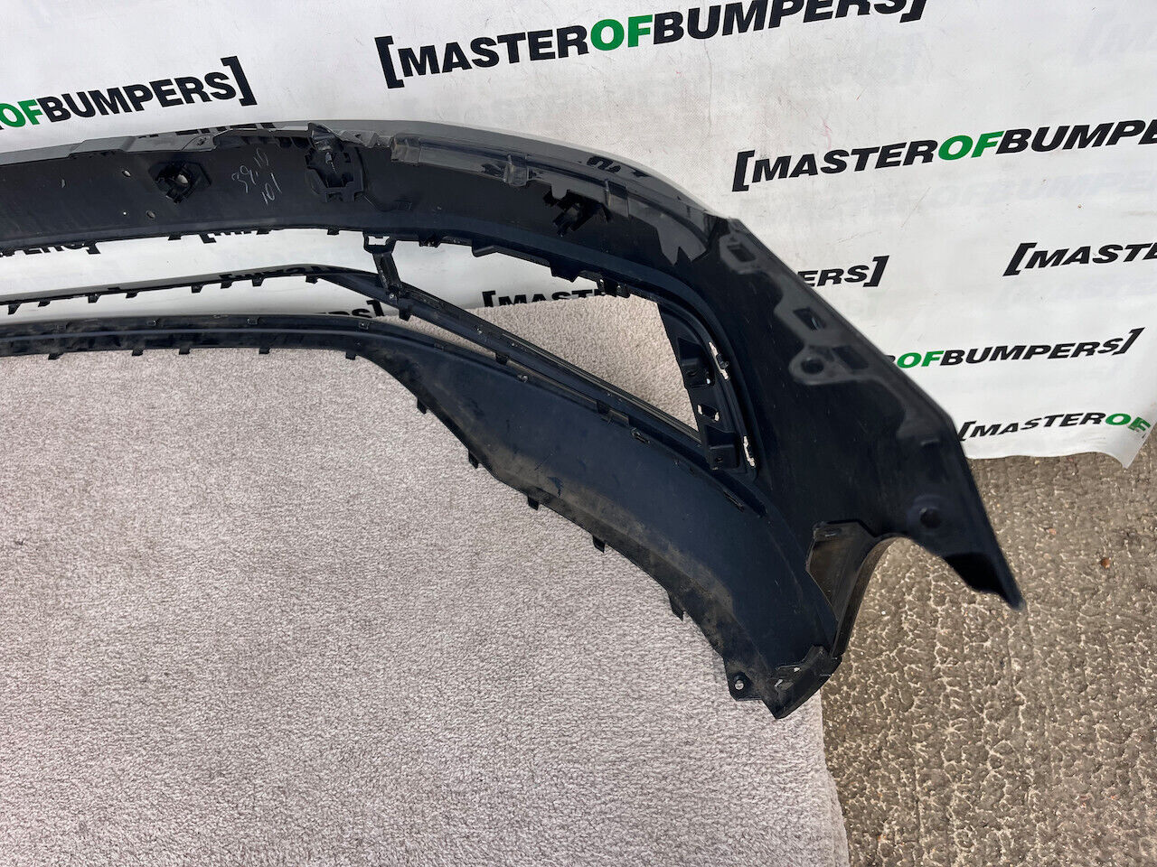VW Passat Se Trendline Bluemotion B8 2019-2021 Front Bumper 4 Pdc Genuine [v270]