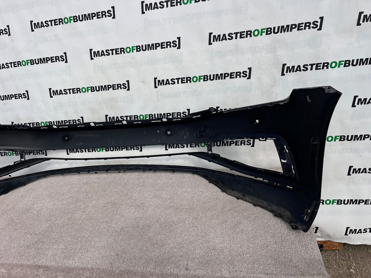 VW Passat Se Trendline Bluemotion B8 2019-2021 Front Bumper 4 Pdc Genuine [v270]