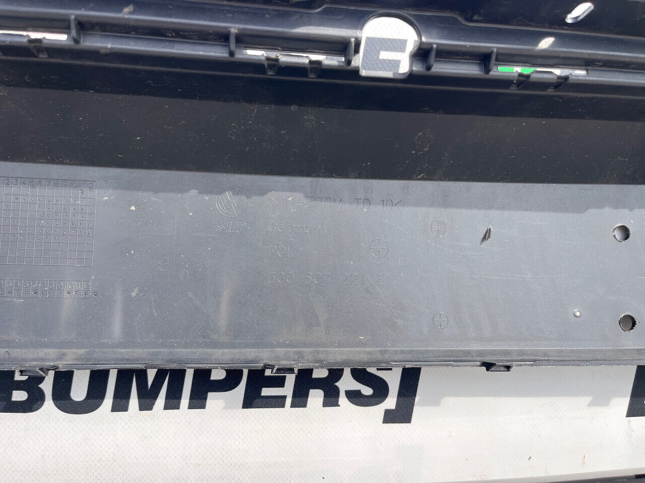 VW Passat Se Trendline Bluemotion B8 2019-2021 Front Bumper 4 Pdc Genuine [v270]