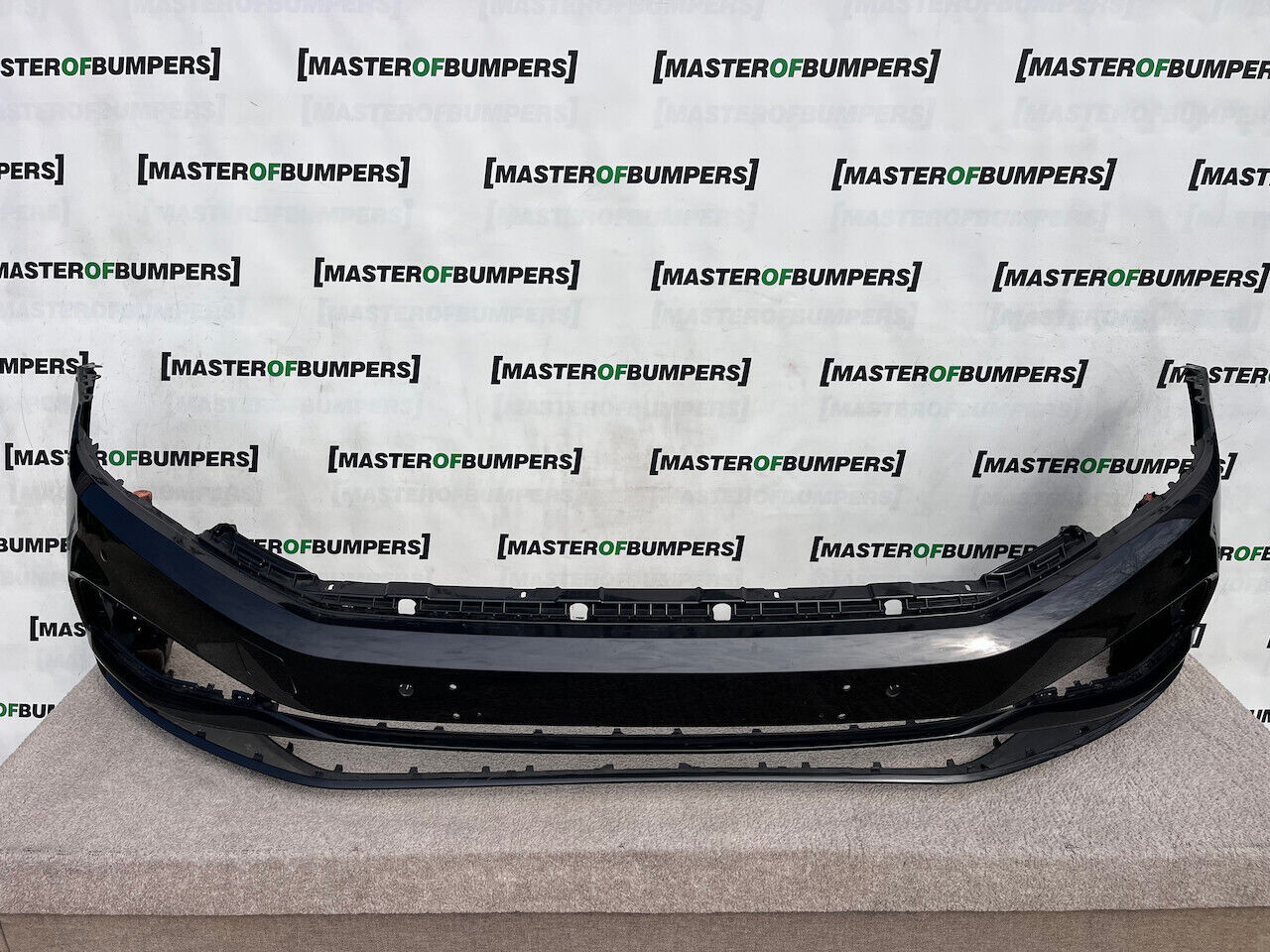 VW Passat Se Trendline Bluemotion B8 2019-2021 Front Bumper 4 Pdc Genuine [v270]