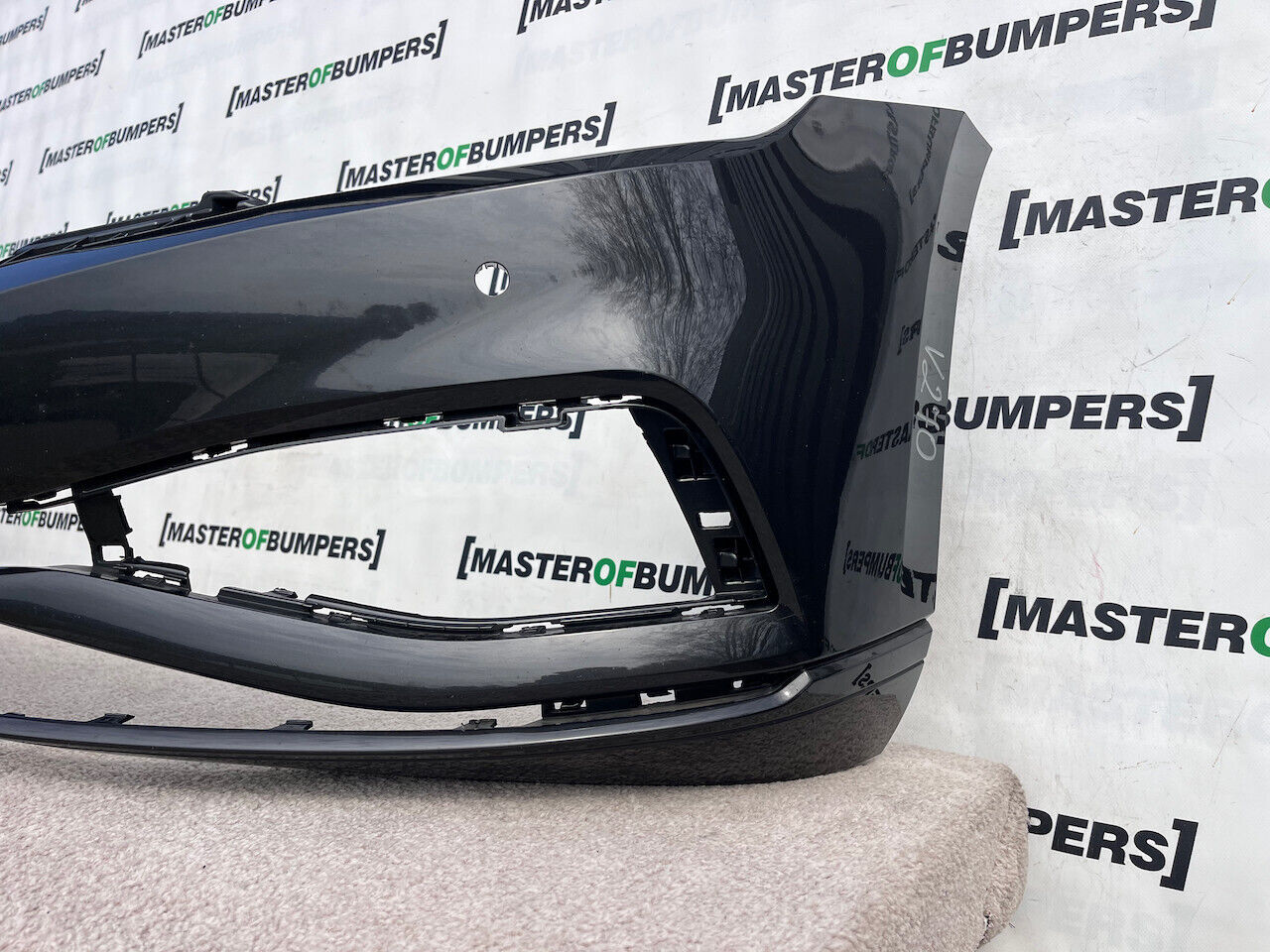 VW Passat Se Trendline Bluemotion B8 2019-2021 Front Bumper 4 Pdc Genuine [v270]