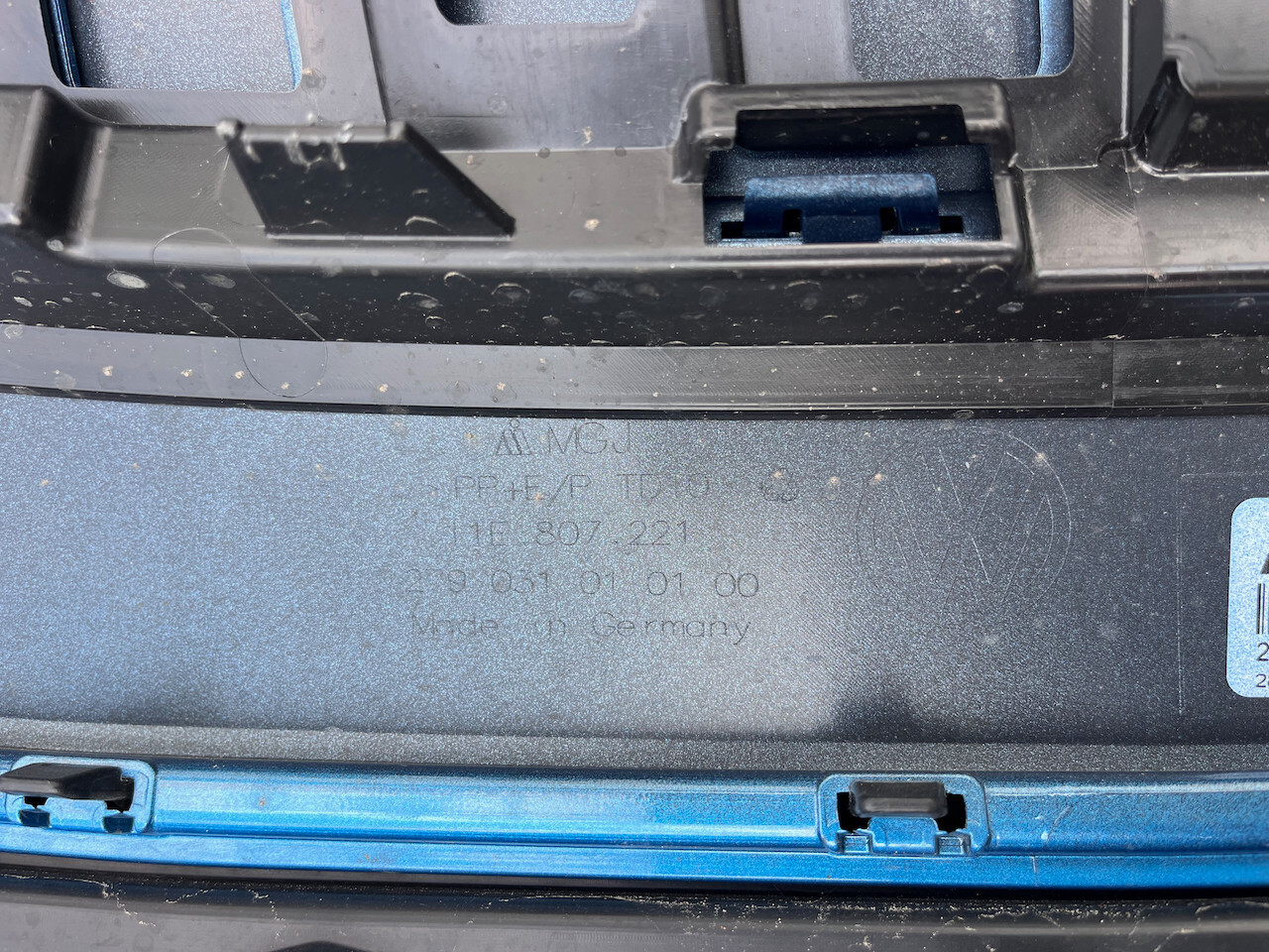 VW Id5 Id.5 Coupe Style 2023-on Front Bumper 6 Pdc Genuine [v285]