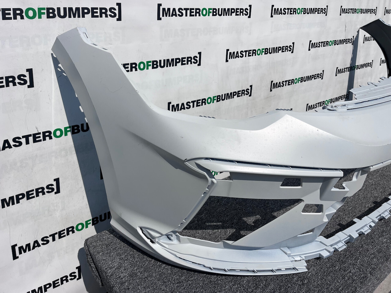 VW Golf R 'r' Mk8 Lift Hatchback 2024-on Front Bumper 4 Pdc Genuine [v312]