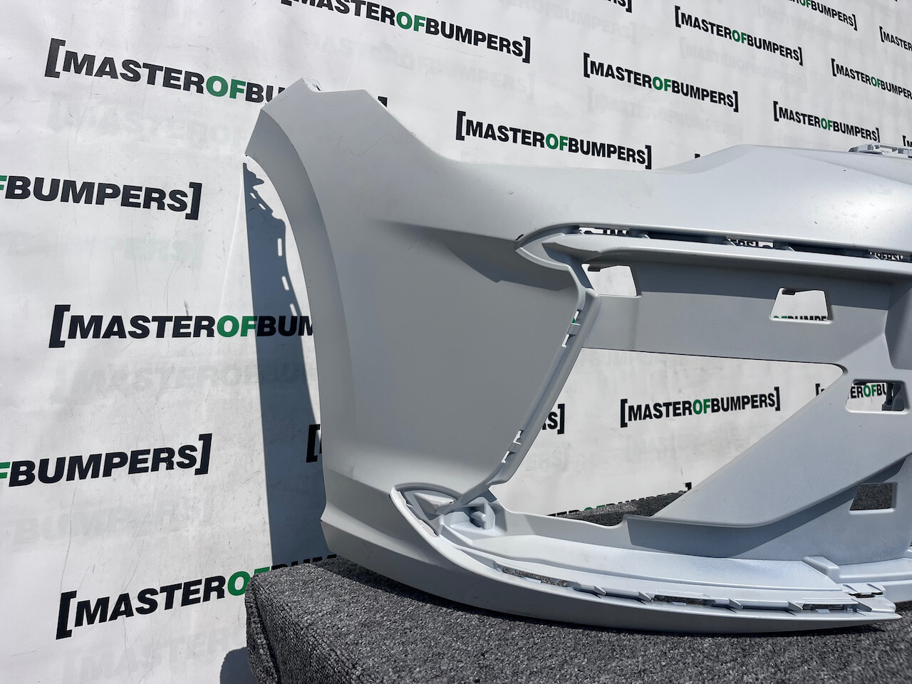 VW Golf R 'r' Mk8 Lift Hatchback 2024-on Front Bumper 4 Pdc Genuine [v312]