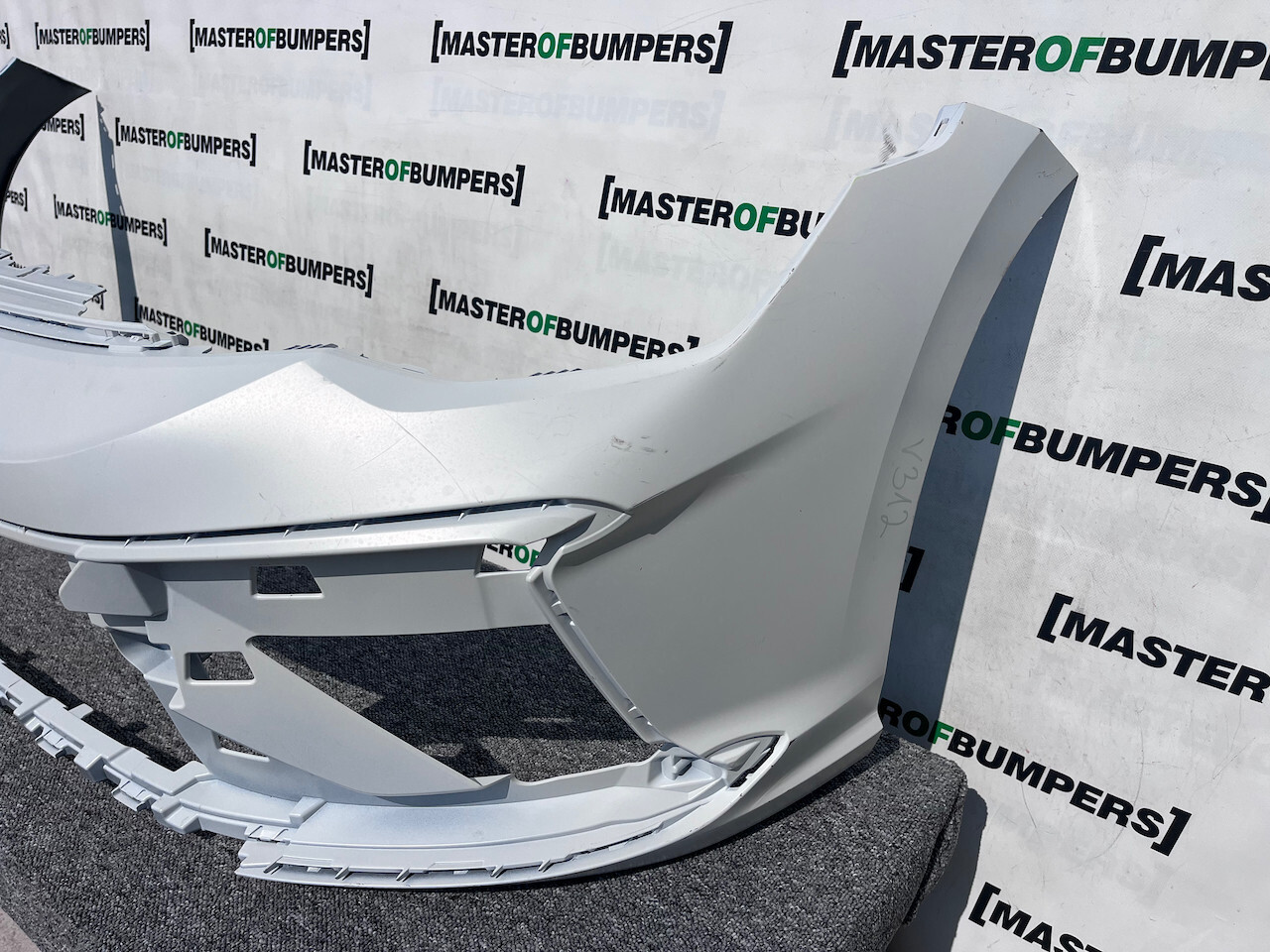 VW Golf R 'r' Mk8 Lift Hatchback 2024-on Front Bumper 4 Pdc Genuine [v312]