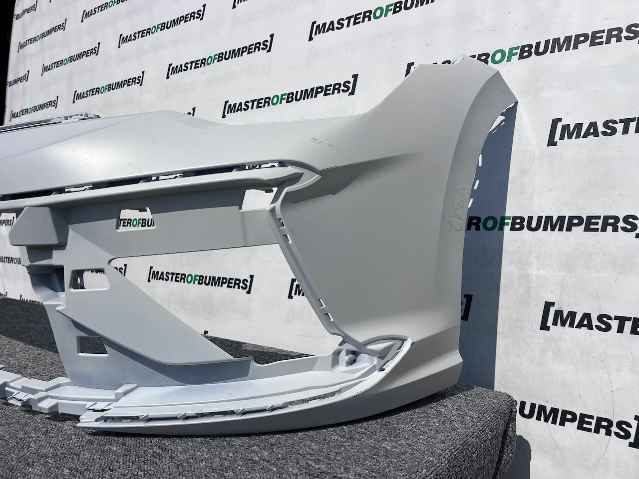 VW Golf R 'r' Mk8 Lift Hatchback 2024-on Front Bumper 4 Pdc Genuine [v312]