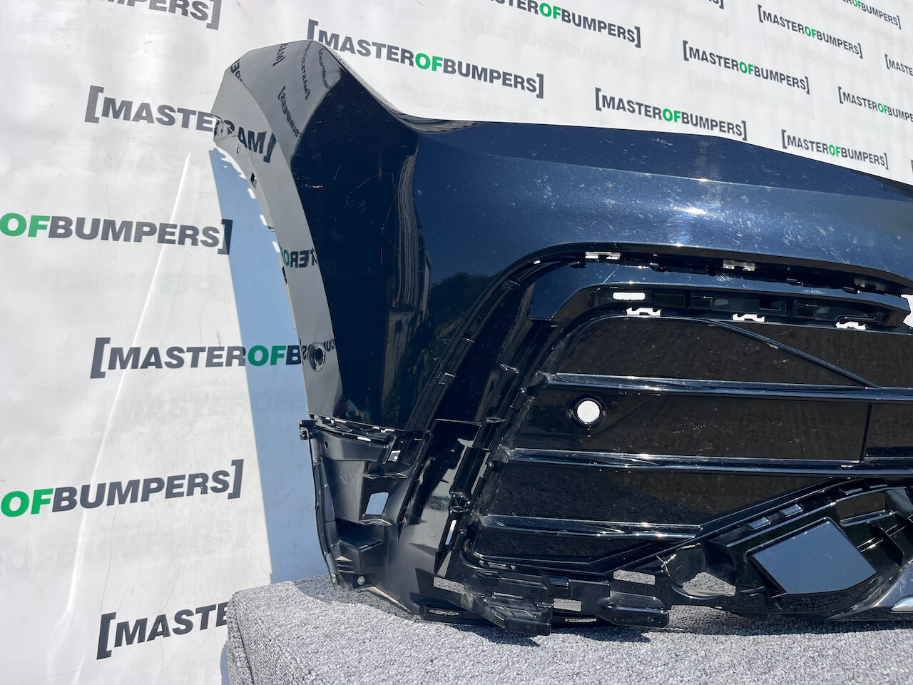 VW Tiguan R Line Mk2 Lift Suv 2021-2023 Front Bumper 6 Pdc Genuine [v316]