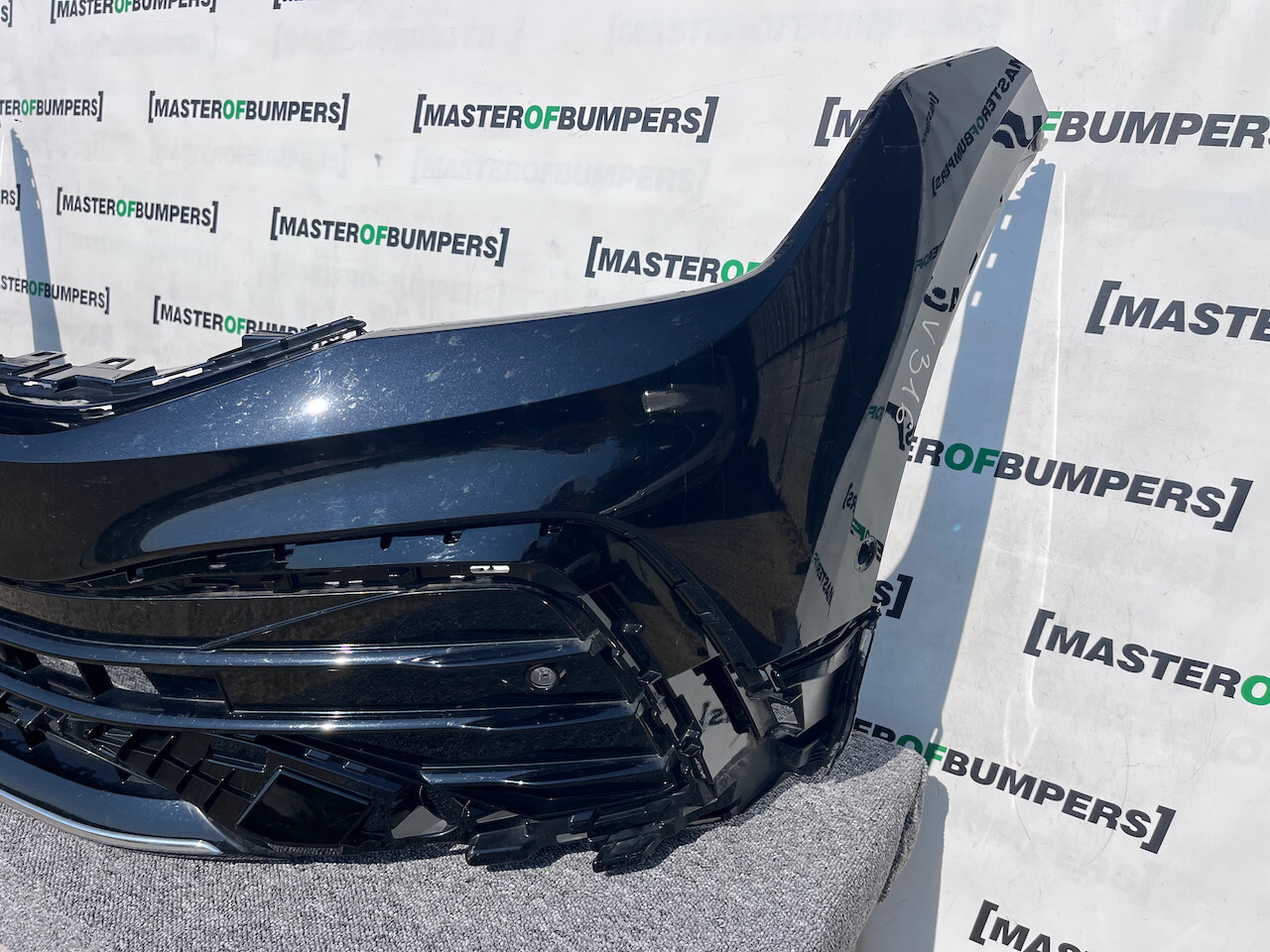 VW Tiguan R Line Mk2 Lift Suv 2021-2023 Front Bumper 6 Pdc Genuine [v316]