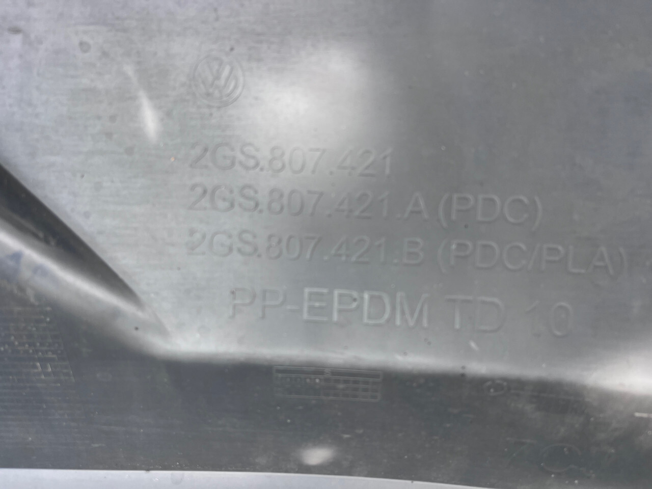 VW Polo Gti Mk6 Hatchback 2017-2021 Rear Bumper 4 Pdc Genuine [v331]