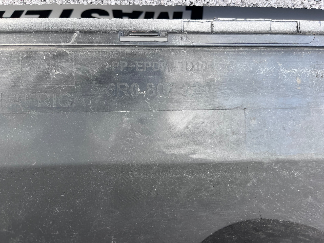 VW Cross Polo 6r Polo Cross Hatchback 2010-2013 Front Bumper Genuine [v108]