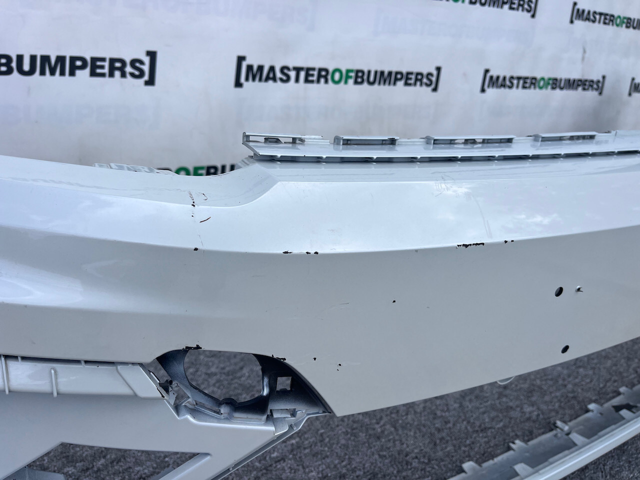 VW Tiguan R Line Mk2 Suv 2016-2019 Front Bumper 6 Pdc + Jets Genuine [v894]