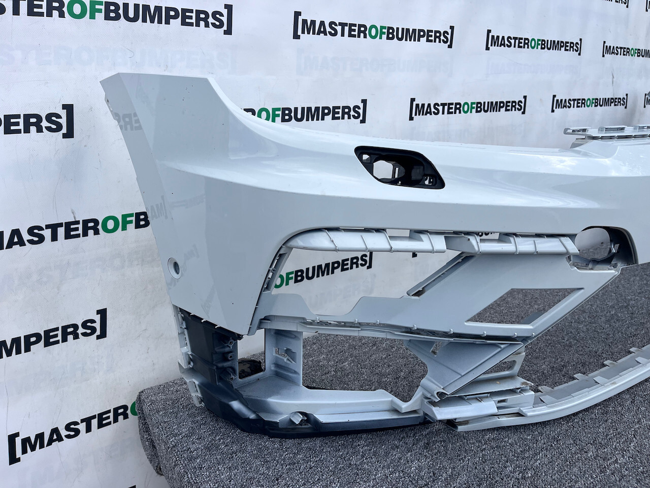 VW Tiguan R Line Mk2 Suv 2016-2019 Front Bumper 6 Pdc + Jets Genuine [v967]