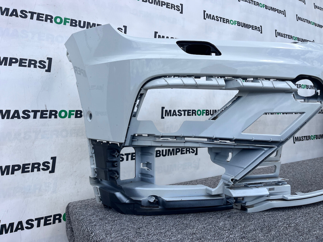 VW Tiguan R Line Mk2 Suv 2016-2019 Front Bumper 6 Pdc + Jets Genuine [v967]