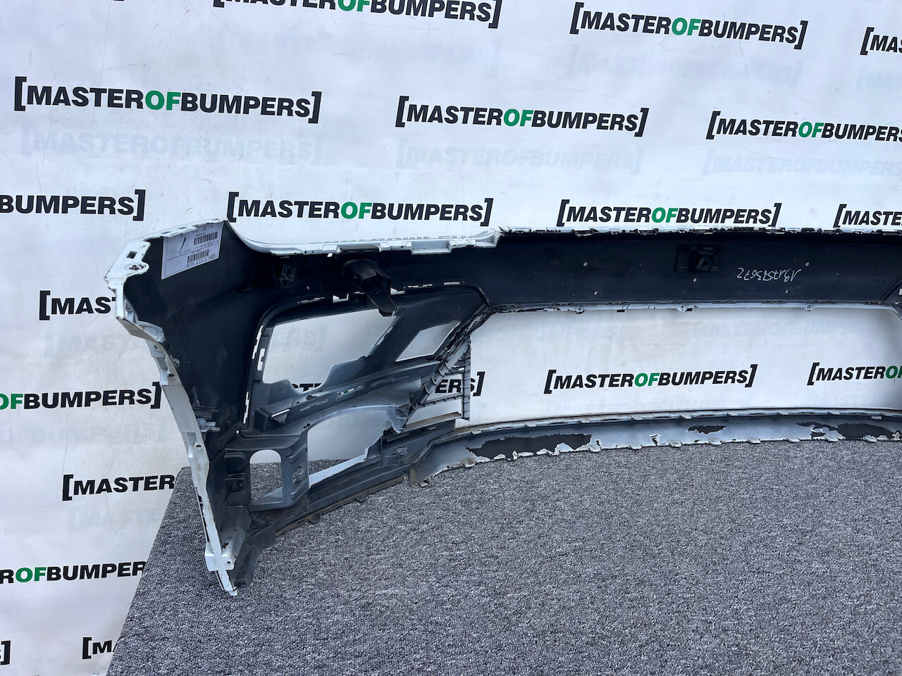 VW Tiguan R Line Mk2 Suv 2016-2019 Front Bumper 6 Pdc + Jets Genuine [v704]