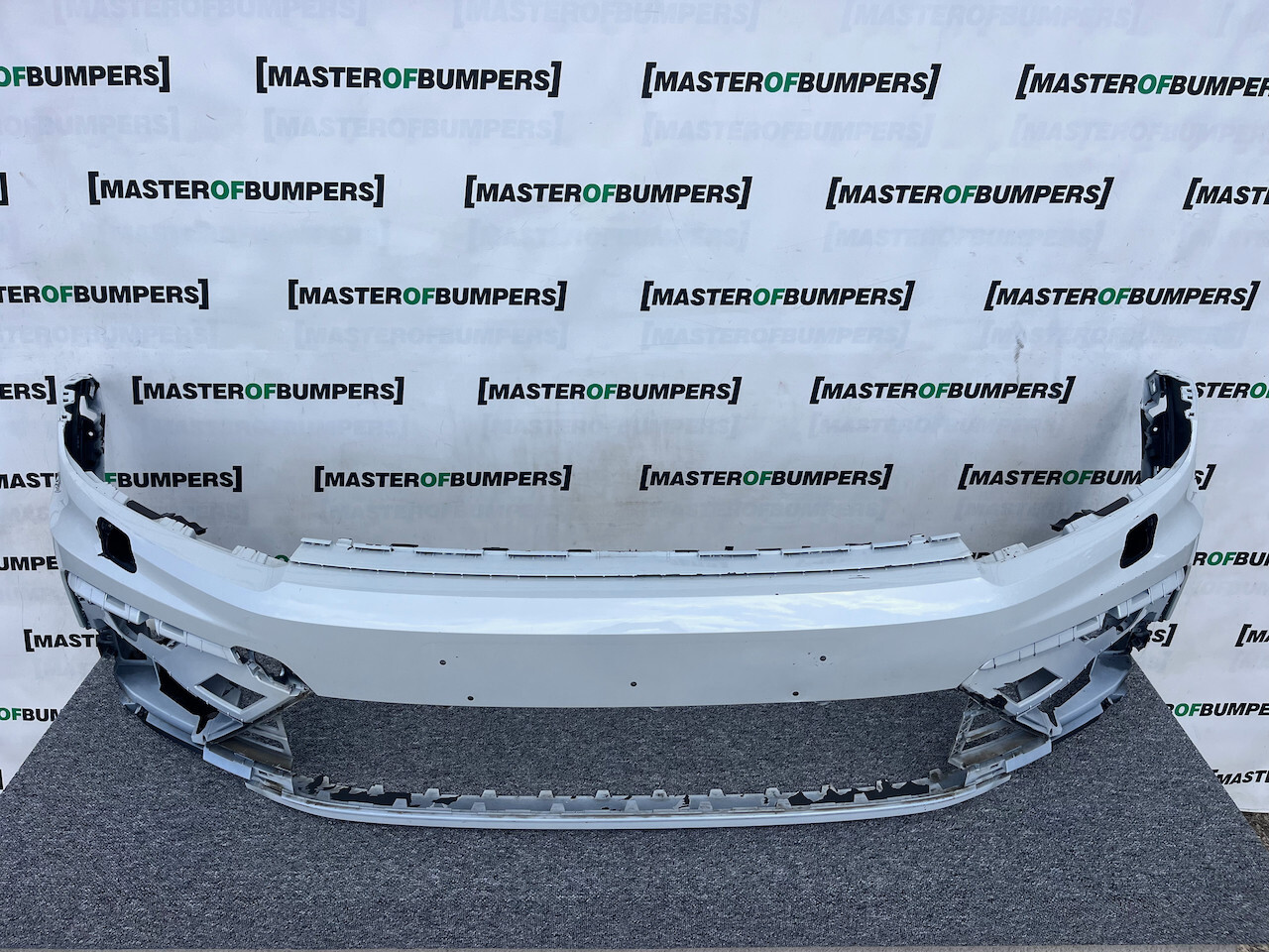 VW Tiguan R Line Mk2 Suv 2016-2019 Front Bumper 6 Pdc + Jets Genuine [v704]