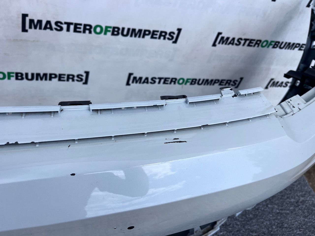 VW Tiguan R Line Mk2 Suv 2016-2019 Front Bumper 6 Pdc + Jets Genuine [v704]