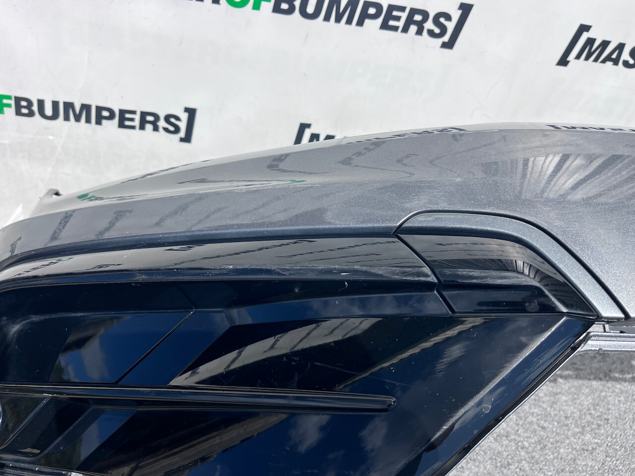 VW Tiguan R Line Mk2 Suv 2016-2019 Front Bumper 6 Pdc No Jets Genuine [v41]