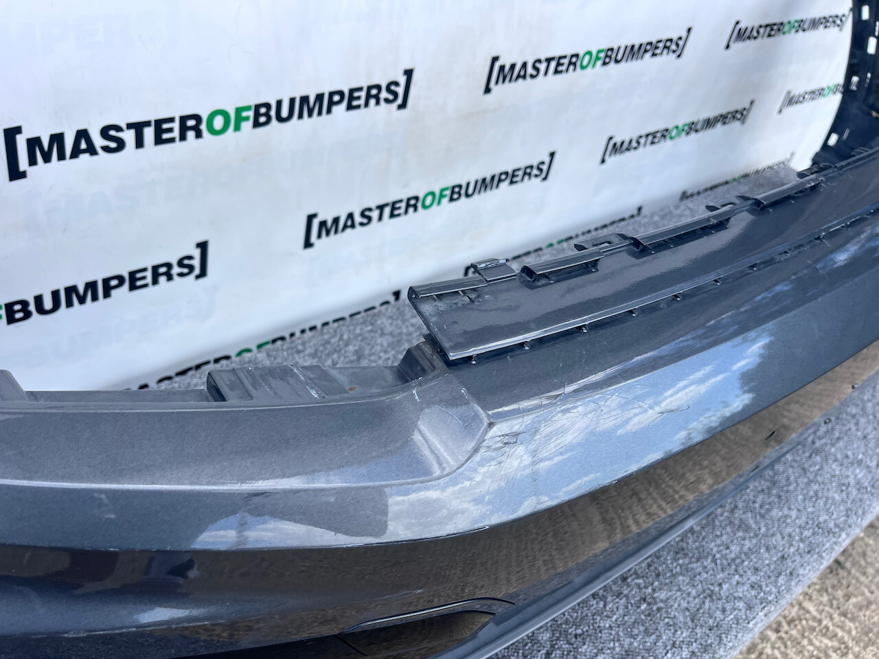 VW Tiguan R Line Mk2 Suv 2016-2019 Front Bumper 6 Pdc No Jets Genuine [v41]