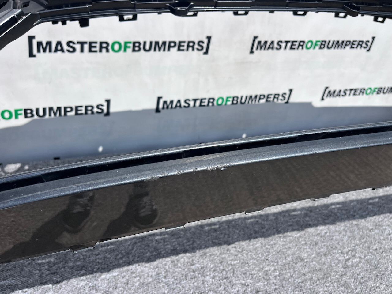 VW Tiguan R Line Mk2 Suv 2016-2019 Front Bumper 4 Pdc No Jets Genuine [v899]