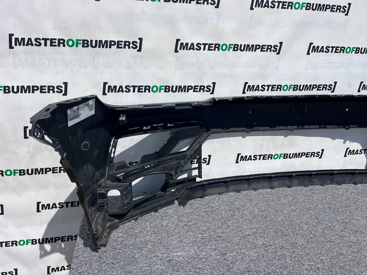 VW Tiguan R Line Mk2 Suv 2016-2019 Front Bumper 4 Pdc No Jets Genuine [v899]