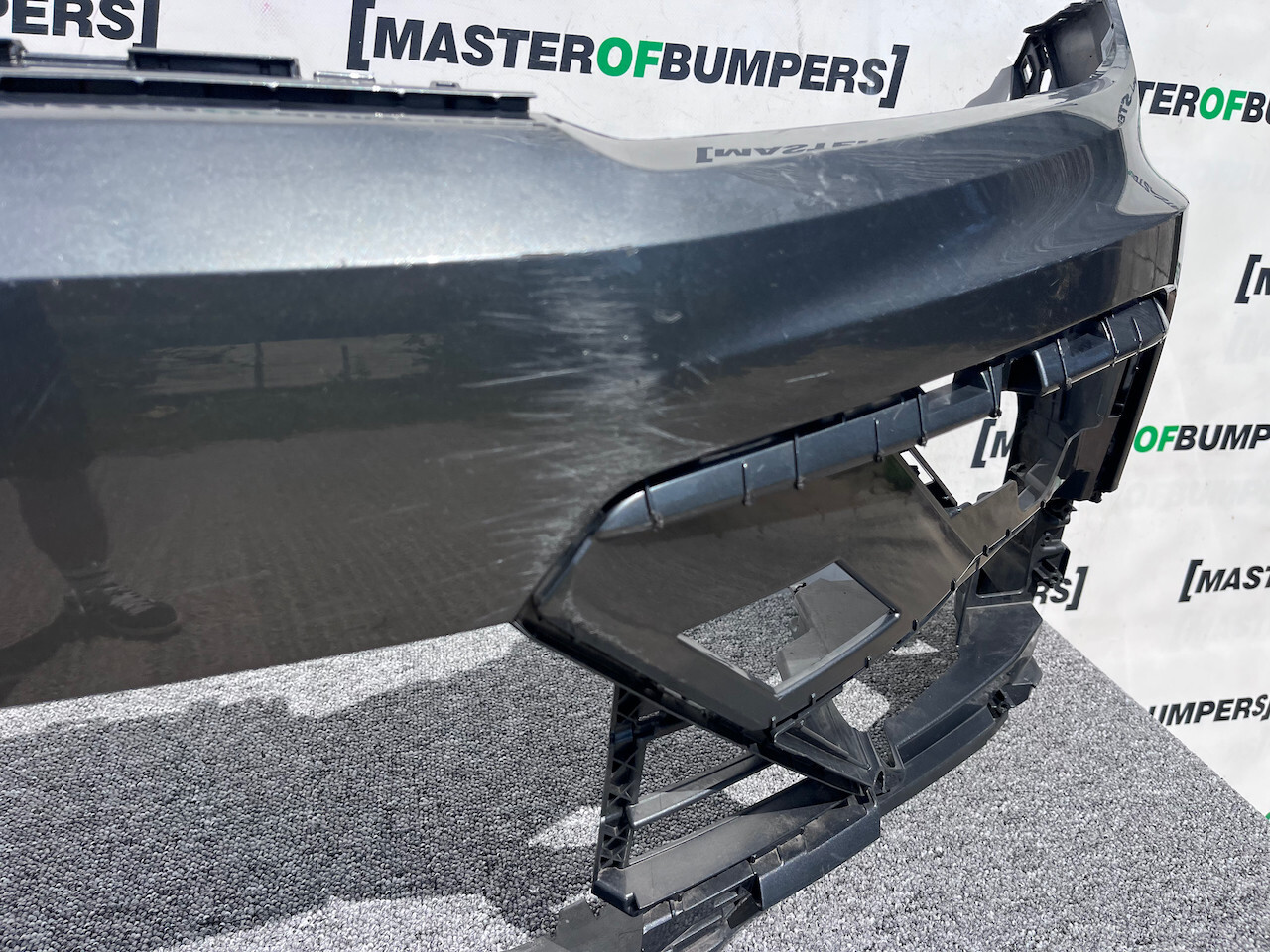 VW Tiguan R Line Mk2 Suv 2016-2019 Front Bumper 4 Pdc No Jets Genuine [v899]