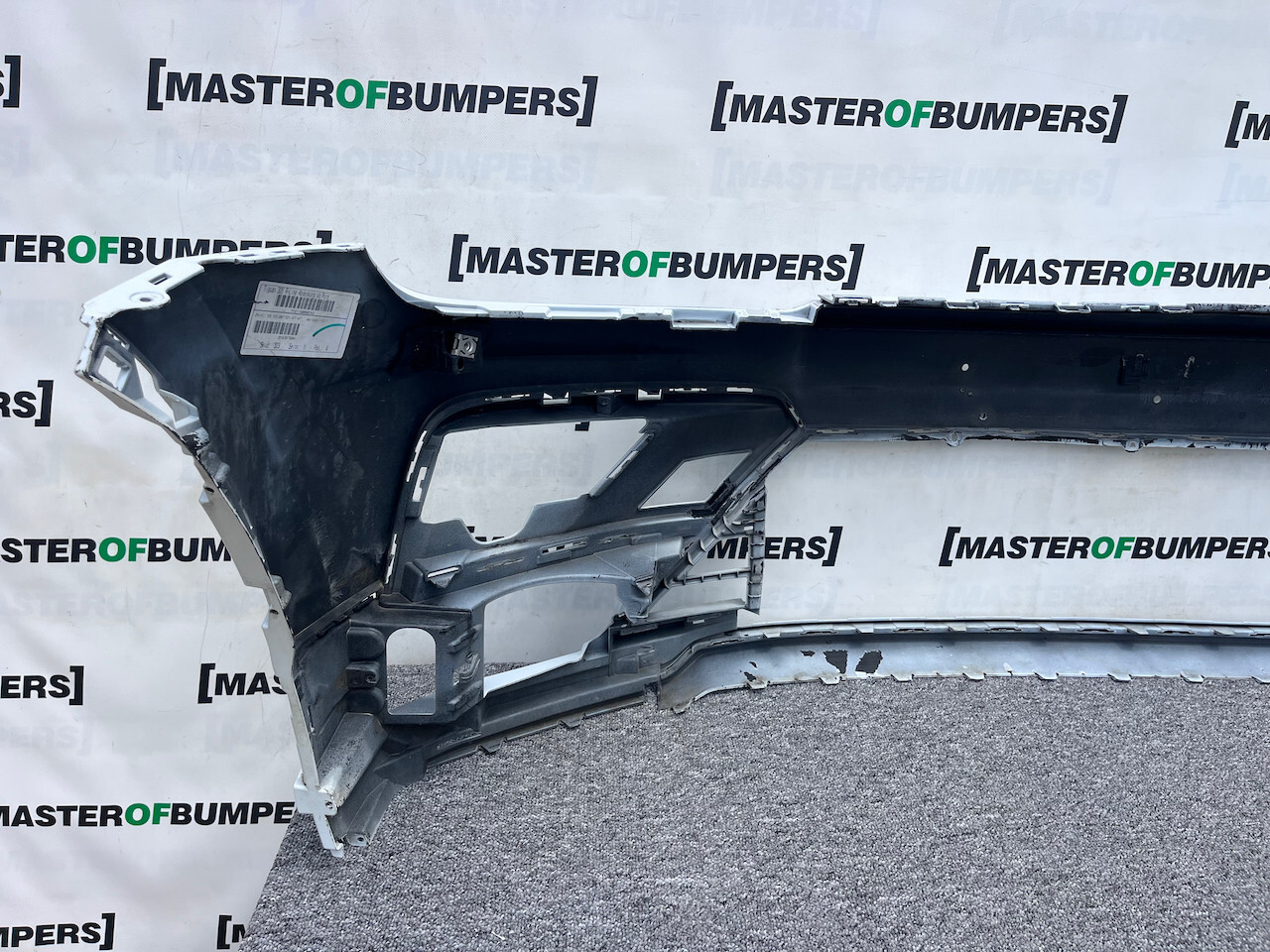 VW Tiguan R Line Mk2 Suv 2016-2019 Front Bumper 4 Pdc No Jets Genuine [v851]