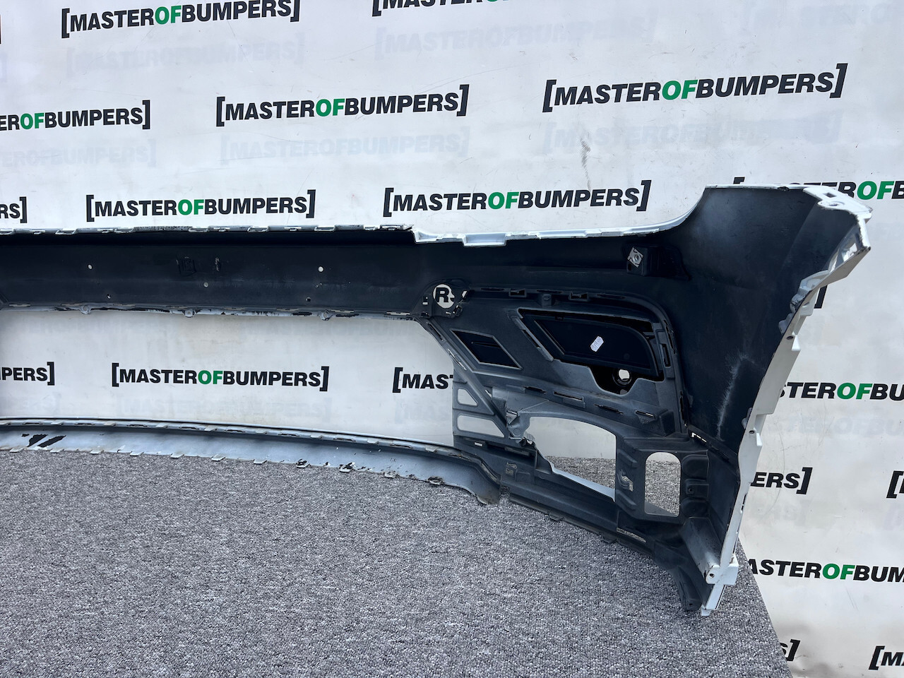 VW Tiguan R Line Mk2 Suv 2016-2019 Front Bumper 4 Pdc No Jets Genuine [v851]