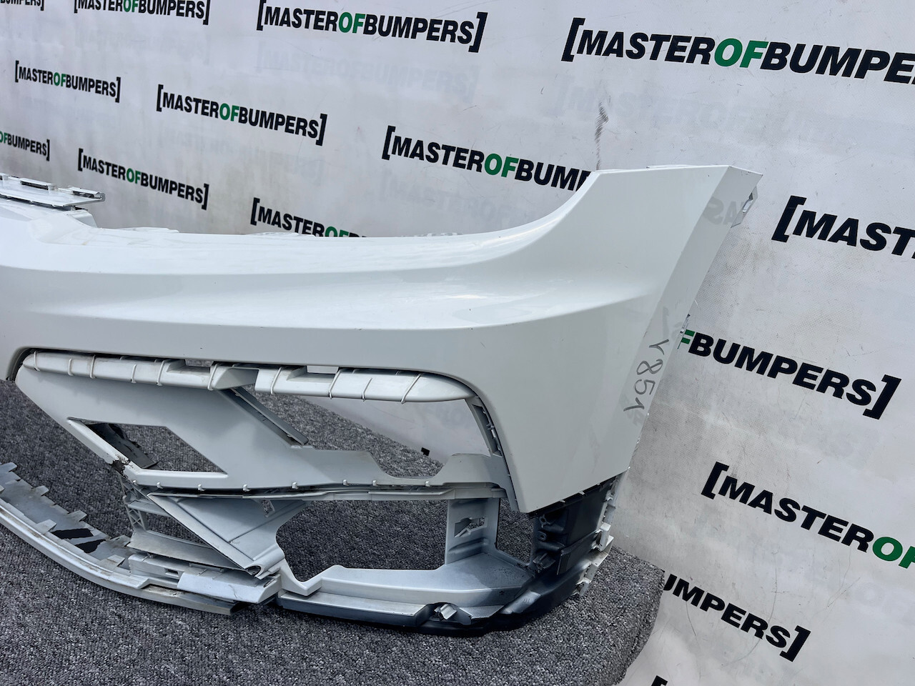 VW Tiguan R Line Mk2 Suv 2016-2019 Front Bumper 4 Pdc No Jets Genuine [v851]