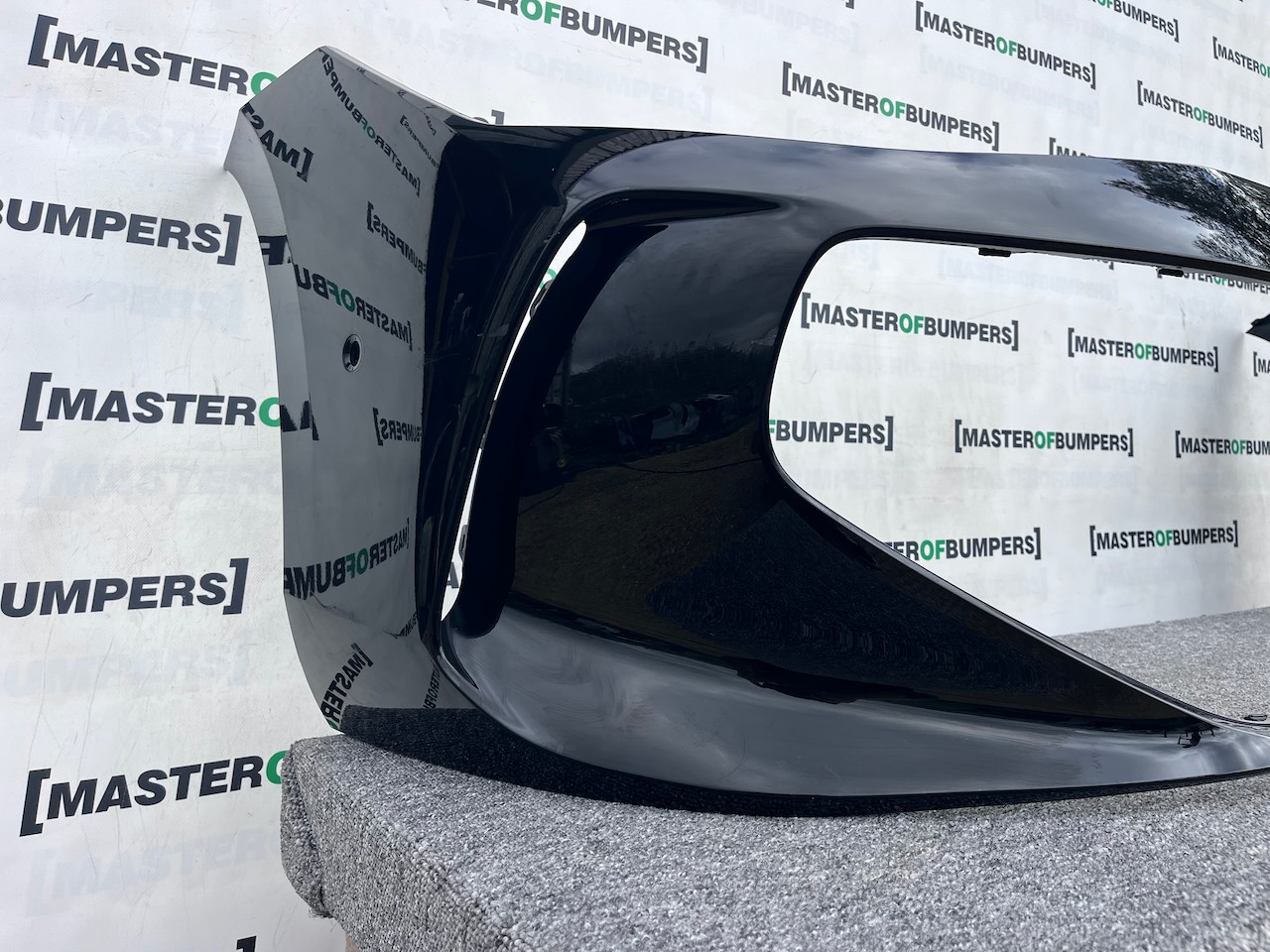 VW Passat Elegance Saloon Estate 2024-on Front Bumper 6 Pdc Genuine [v370]