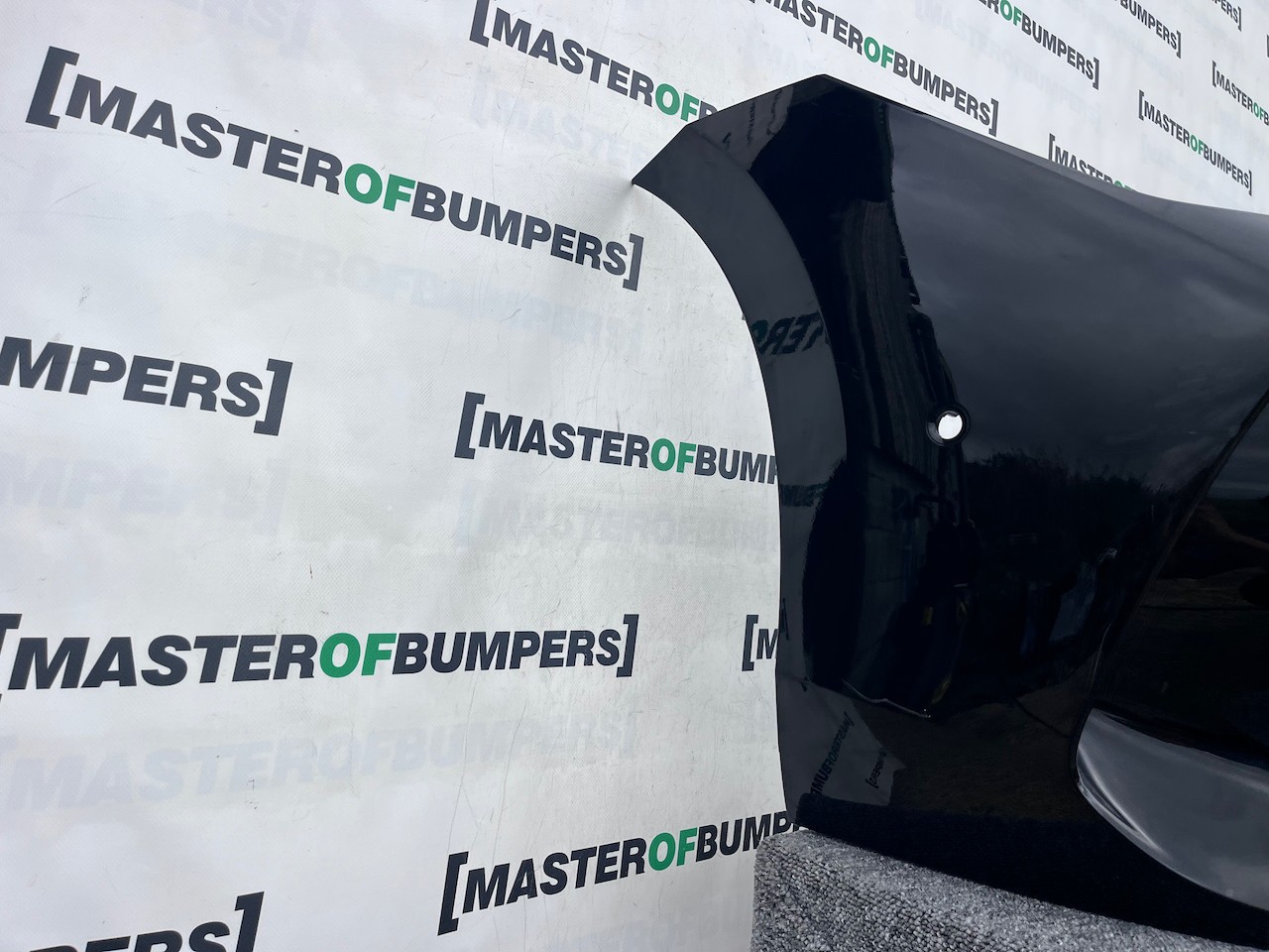 VW Passat Elegance Saloon Estate 2024-on Front Bumper 6 Pdc Genuine [v370]