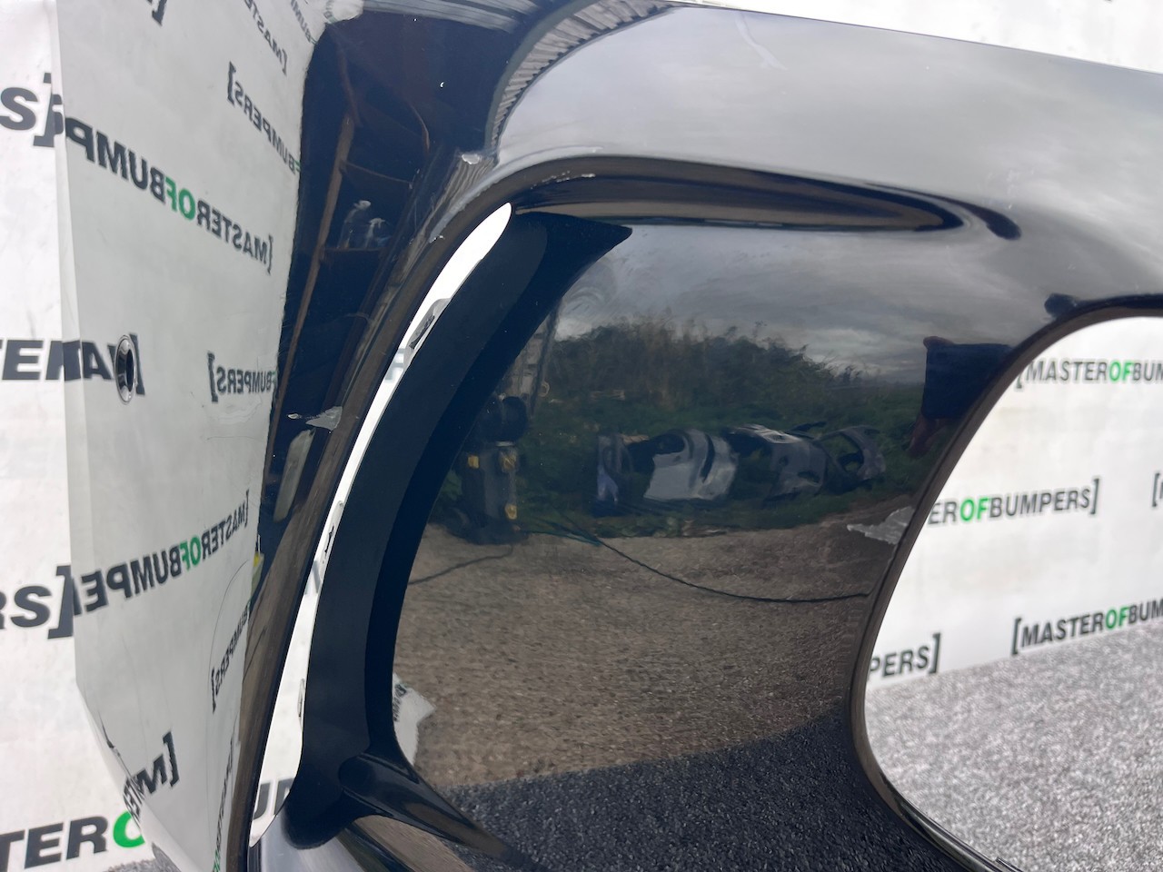 VW Passat Elegance Saloon Estate 2024-on Front Bumper 6 Pdc Genuine [v370]