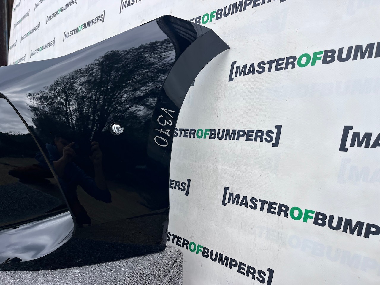 VW Passat Elegance Saloon Estate 2024-on Front Bumper 6 Pdc Genuine [v370]