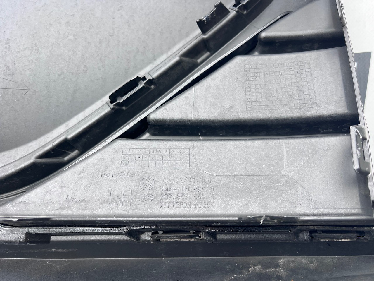 VW Taigo R Line Sportback 2022-2025 Front Bumper 4 Pdc Genuine [v365]