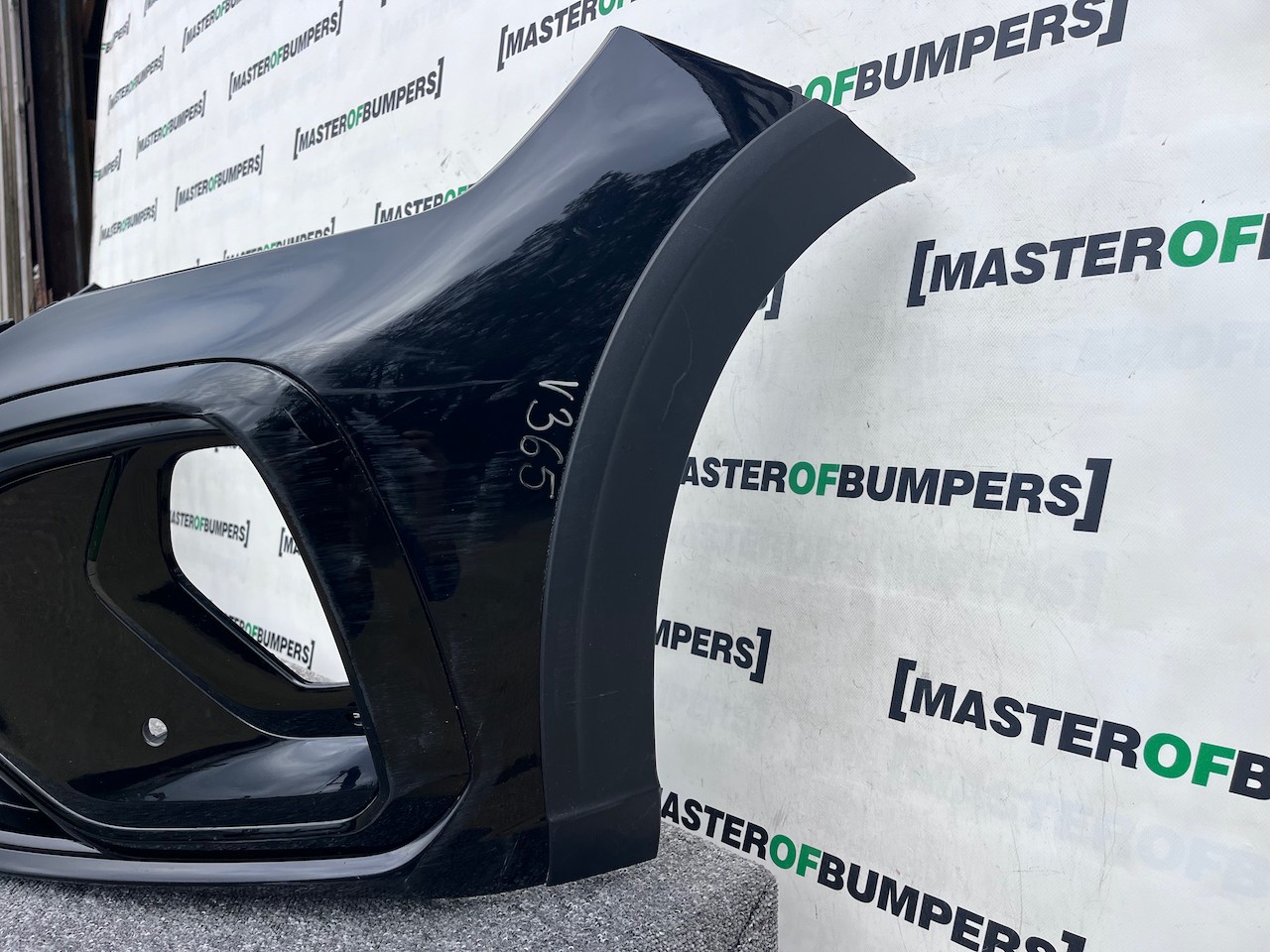 VW Taigo R Line Sportback 2022-2025 Front Bumper 4 Pdc Genuine [v365]