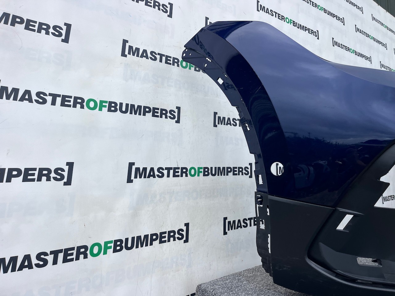 VW Tiguan Allspace Life Se 2021-2024 Front Bumper 6 Pdc Genuine [v368]